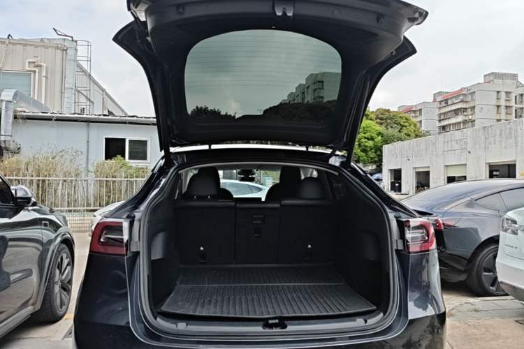 Used Tesla Model Y 2024 Rear-Wheel-Drive Version Trunk