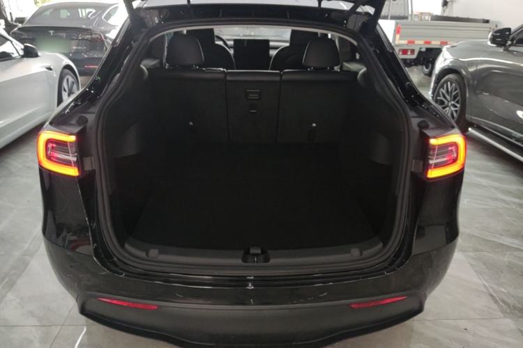 Used Tesla Model Y 2024 Rear-Wheel-Drive Version Trunk