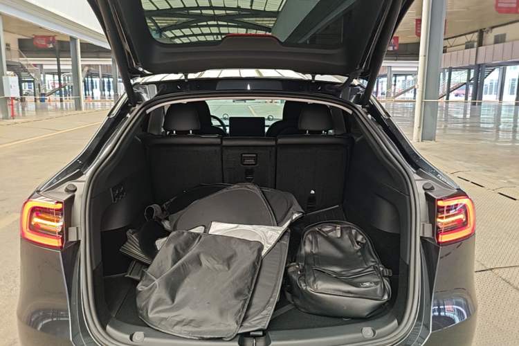 Used Tesla Model Y 2024 Rear-Wheel-Drive Version Trunk