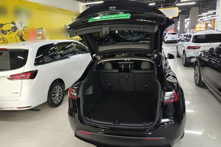 Used Tesla Model Y 2024 Long-Range All-Wheel-Drive Version Trunk