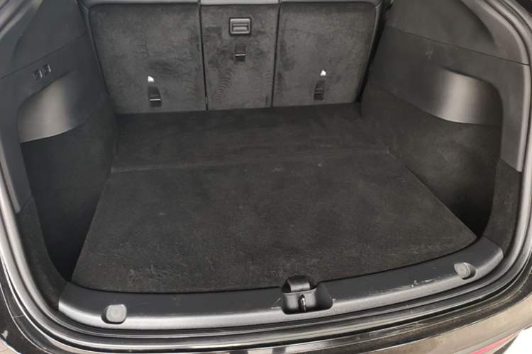 Used Tesla Model Y 2024 Rear-Wheel-Drive Version Trunk