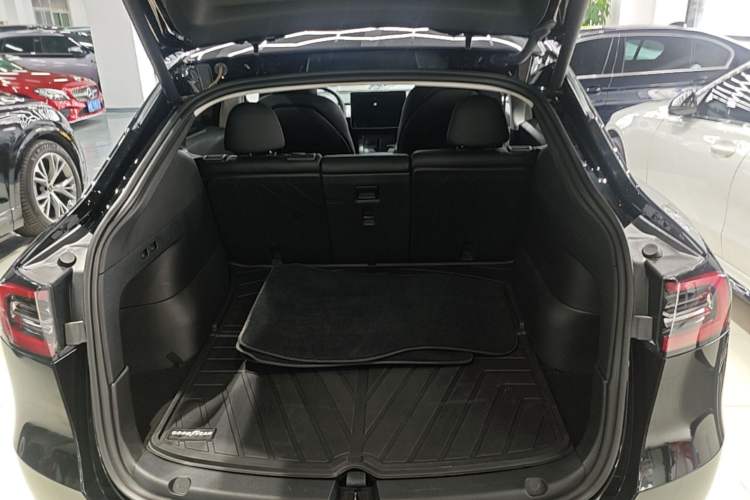 Used Tesla Model Y 2024 Rear-Wheel-Drive Version Trunk