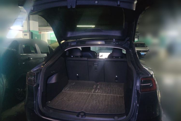 Used Tesla Model Y 2024 Long-Range All-Wheel-Drive Version Trunk
