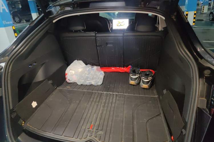 Used Tesla Model Y 2024 Rear-Wheel-Drive Version Trunk