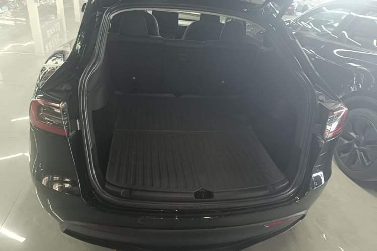 Used Tesla Model Y 2024 Rear-Wheel-Drive Version Trunk