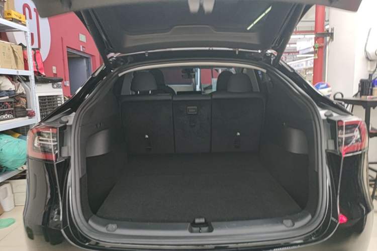Used Tesla Model Y 2024 Rear-Wheel-Drive Version Trunk