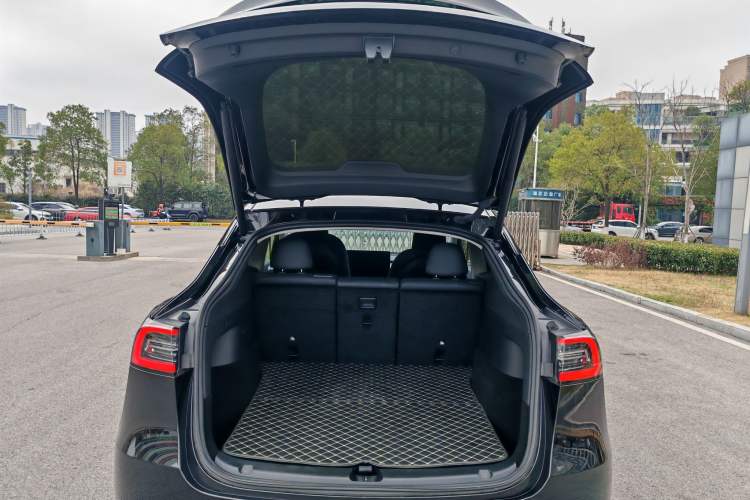 Used Tesla Model Y 2024 Rear-Wheel-Drive Version Trunk