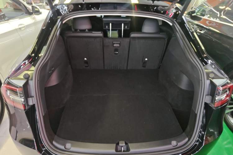Used Tesla Model Y 2024 Rear-Wheel-Drive Version Trunk