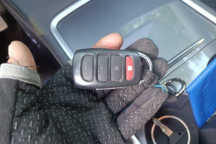 Used Tesla Model Y 2024 Rear-Wheel-Drive Version Vehicle Key