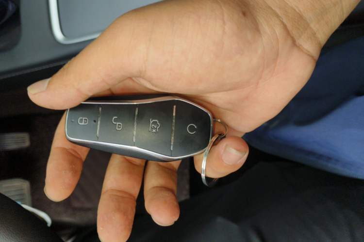 Used Tesla Model Y 2024 Rear-Wheel-Drive Version Vehicle Key
