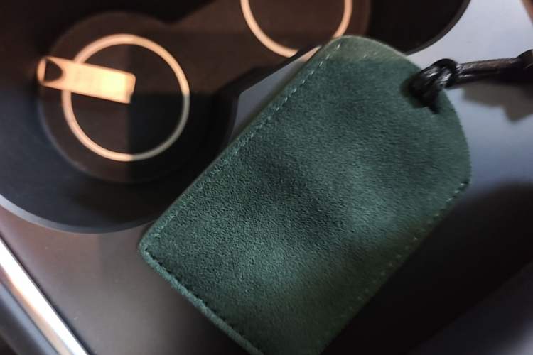Used Tesla Model Y 2024 Long-Range All-Wheel-Drive Version Vehicle Key