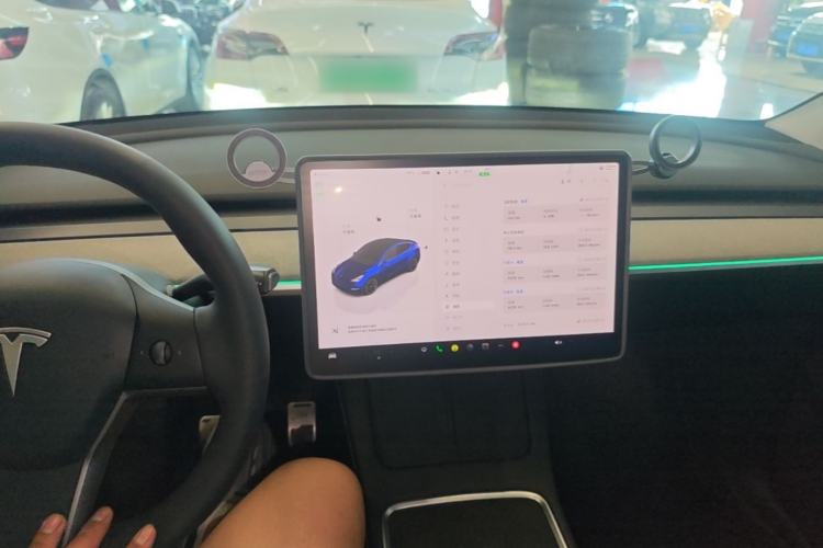Used Tesla Model Y 2024 Long-Range All-Wheel-Drive Version Center Console