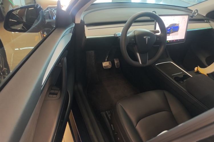 Used Tesla Model Y 2024 Long-Range All-Wheel-Drive Version Driver Seat