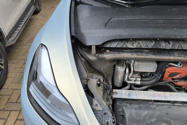Used Tesla Model Y 2024 Rear-Wheel-Drive Version Engine Bay Right