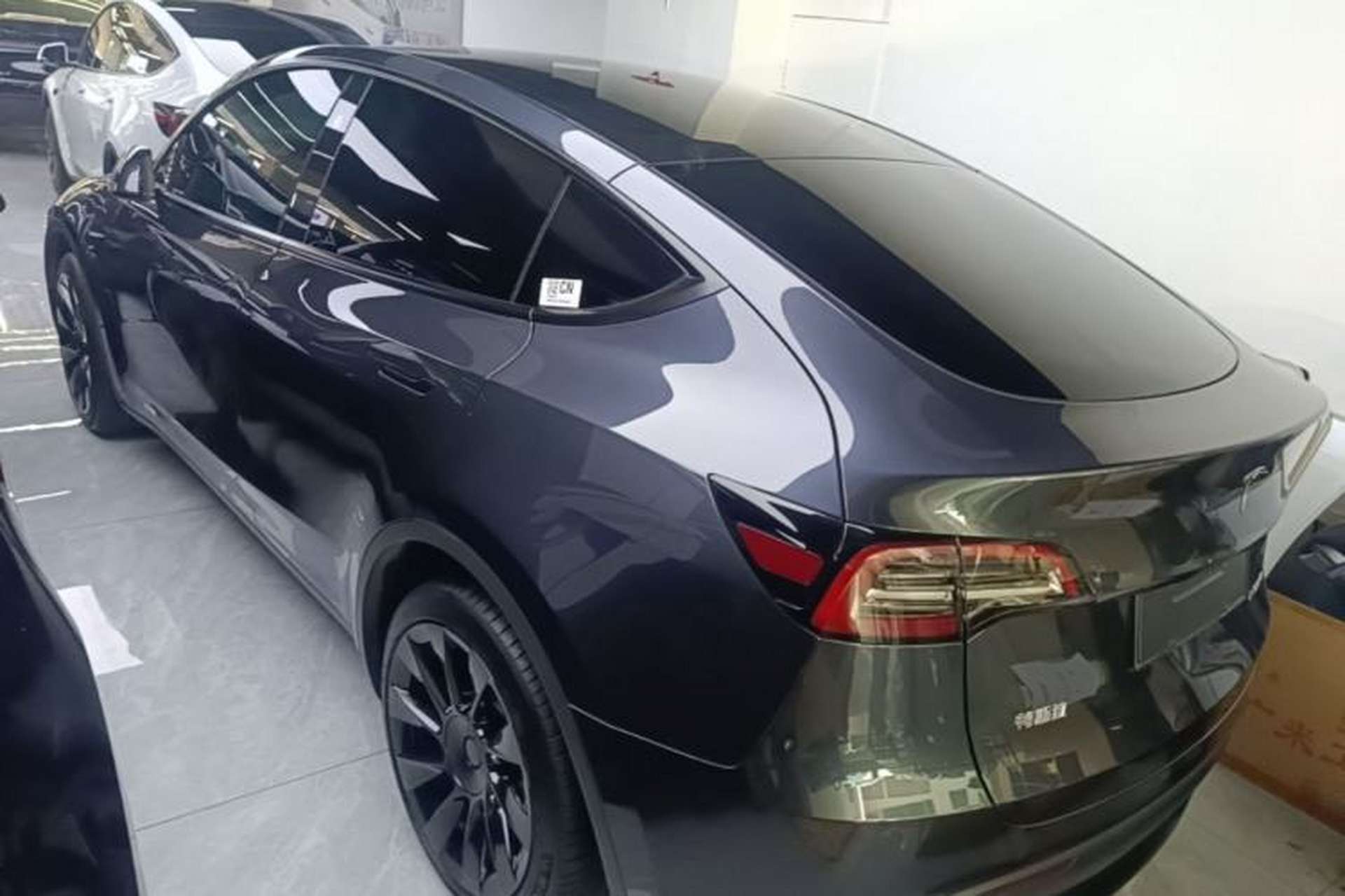 Used Tesla Model Y 2024 Long-Range All-Wheel-Drive Version Exterior 2