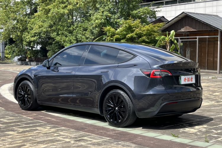 Used Tesla Model Y 2024 Rear-Wheel-Drive Version Exterior 3