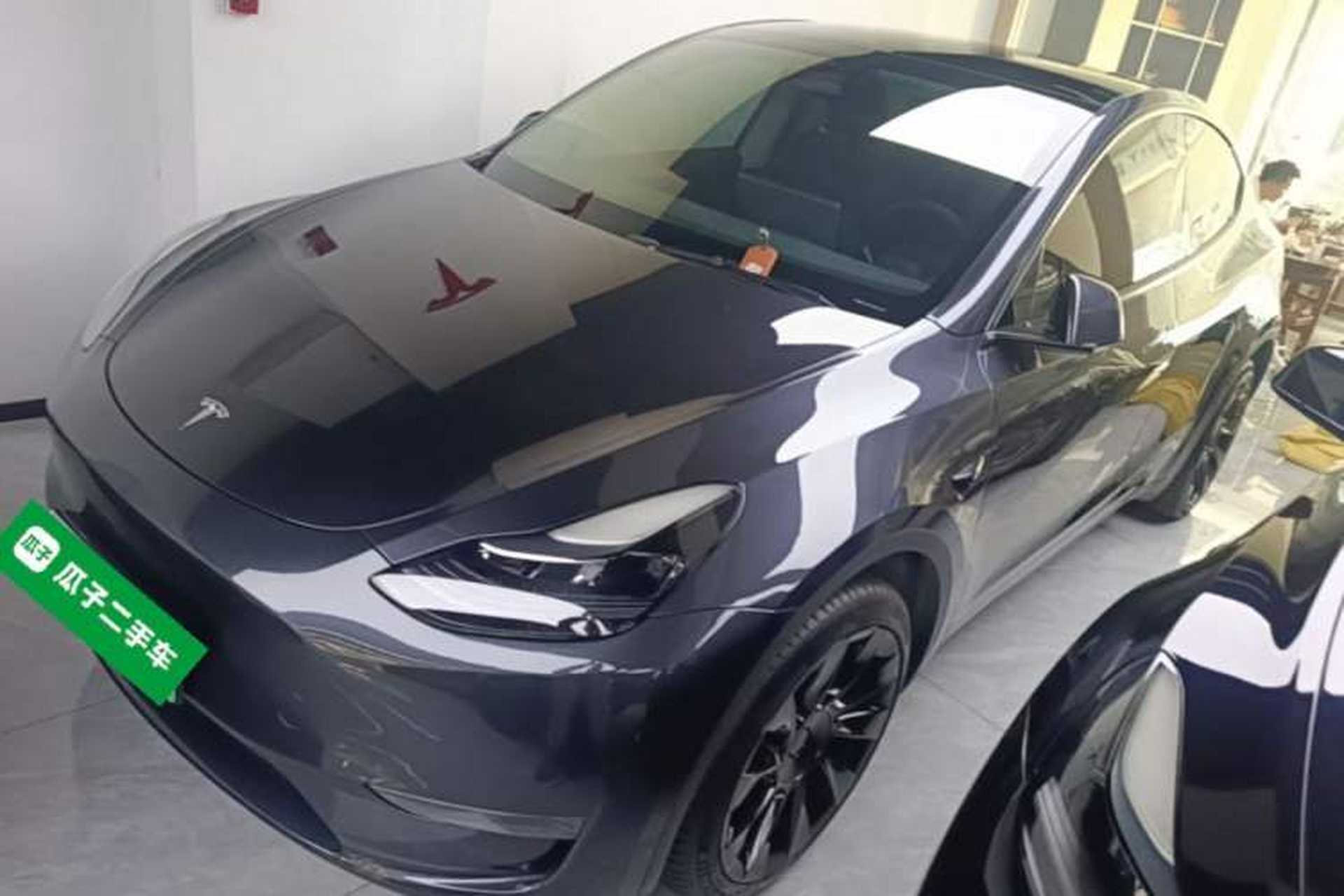 Used Tesla Model Y 2024 Long-Range All-Wheel-Drive Version Front Left 45 Deg