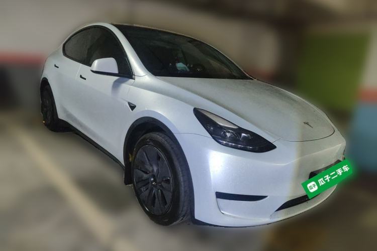 Used Tesla Model Y 2024 Rear-Wheel-Drive Version Front Right 45 Deg
