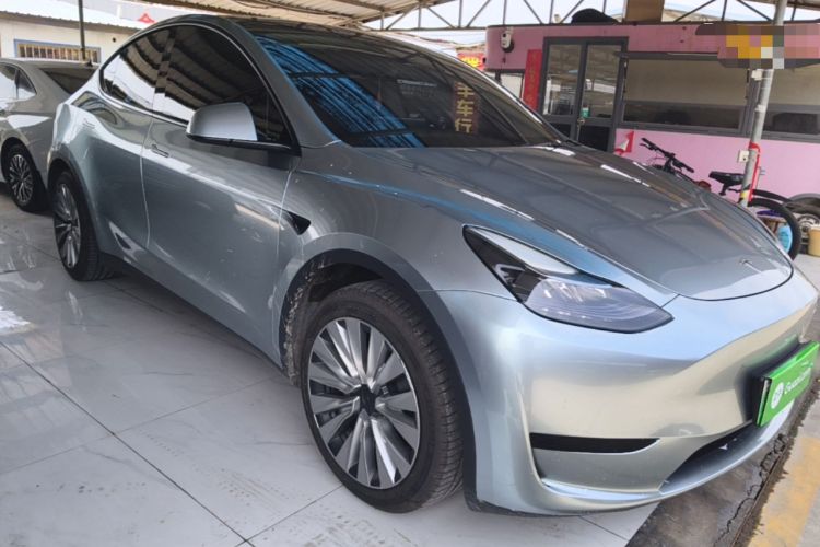 Used Tesla Model Y 2024 Rear-Wheel-Drive Version Front Right 45 Deg
