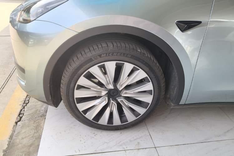Used Tesla Model Y 2024 Rear-Wheel-Drive Version Left Front Wheel Hub