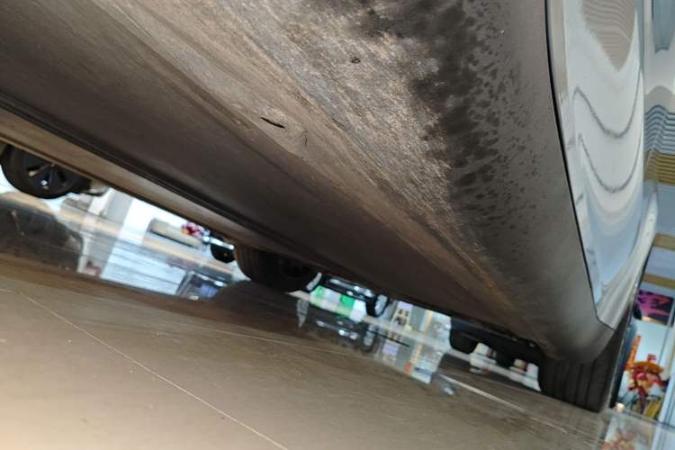 Used Tesla Model Y 2024 Rear-Wheel-Drive Version Left Side Sill