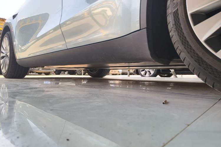 Used Tesla Model Y 2024 Rear-Wheel-Drive Version Left Side Sill
