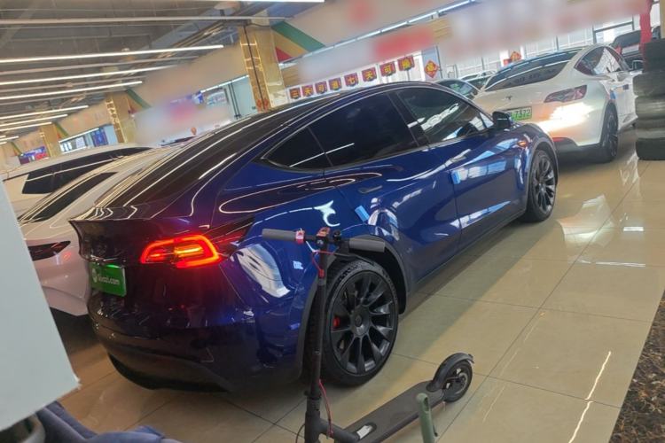 Used Tesla Model Y 2024 Long-Range All-Wheel-Drive Version Rear Right 45 Deg