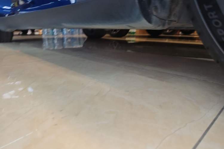 Used Tesla Model Y 2024 Long-Range All-Wheel-Drive Version Right Side Sill
