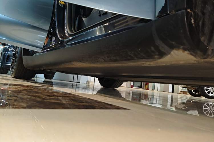 Used Tesla Model Y 2024 Rear-Wheel-Drive Version Right Side Sill