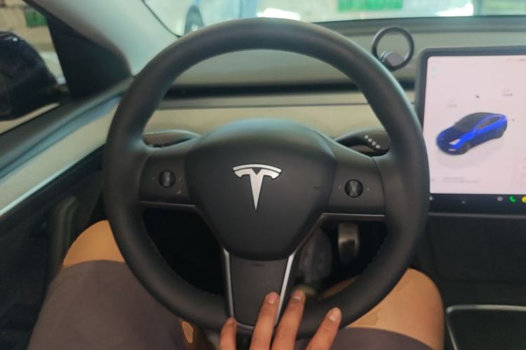 Used Tesla Model Y 2024 Long-Range All-Wheel-Drive Version Steering Wheel