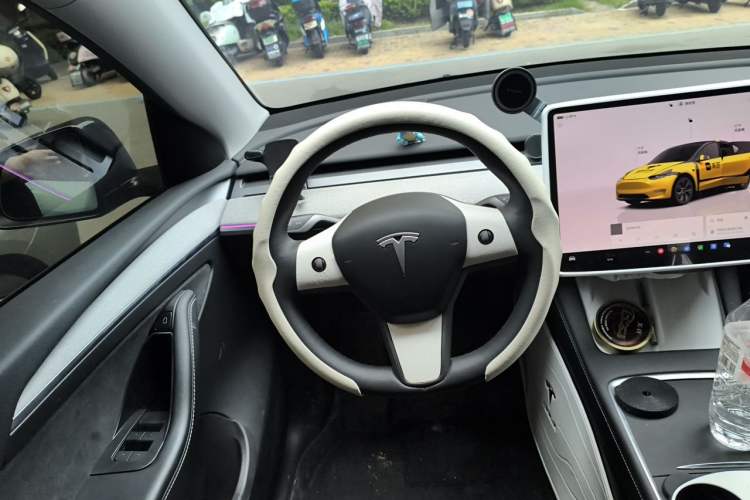 Used Tesla Model Y 2024 Rear-Wheel-Drive Version Steering Wheel