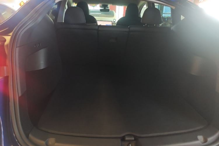 Used Tesla Model Y 2024 Long-Range All-Wheel-Drive Version Trunk