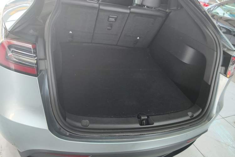 Used Tesla Model Y 2024 Rear-Wheel-Drive Version Trunk