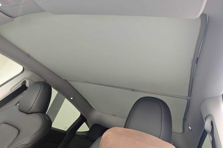 Used Tesla Model Y 2024 Rear-Wheel-Drive Version Interior 10
