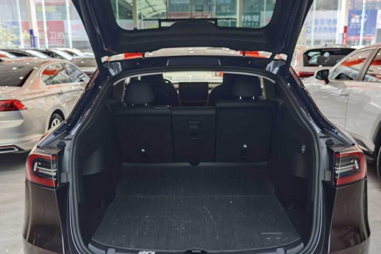 Used Tesla Model Y 2024 Rear-Wheel-Drive Version Interior 11