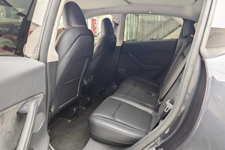 Used Tesla Model Y 2024 Rear-Wheel-Drive Version Interior 8