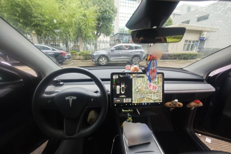 Used Tesla Model Y 2024 Rear-Wheel-Drive Version Center Console