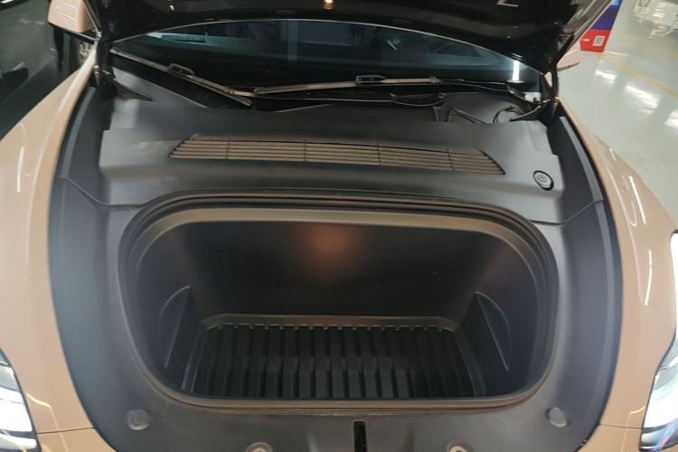 Used Tesla Model Y 2024 Rear-Wheel-Drive Version Engine Bay