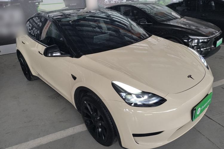 Used Tesla Model Y 2024 Rear-Wheel-Drive Version Front Right 45 Deg
