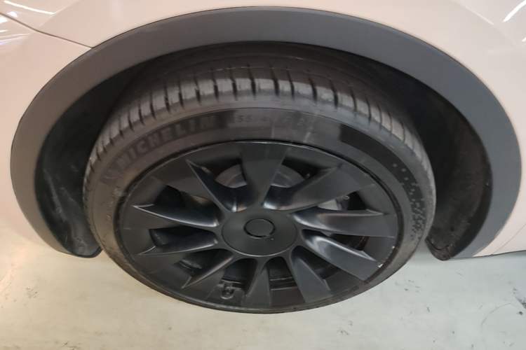 Used Tesla Model Y 2024 Rear-Wheel-Drive Version Left Front Wheel Hub