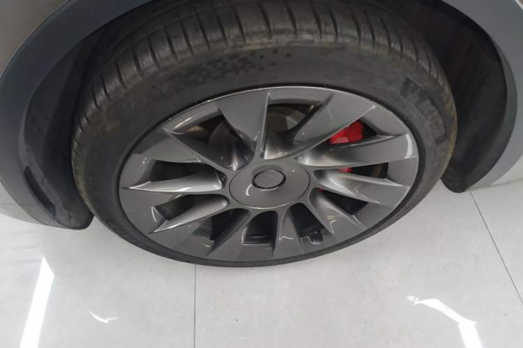 Used Tesla Model Y 2024 Rear-Wheel-Drive Version Left Front Wheel Hub