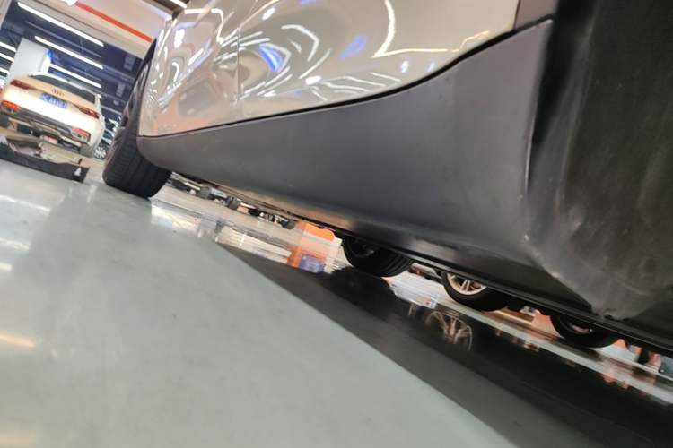 Used Tesla Model Y 2024 Rear-Wheel-Drive Version Left Side Sill