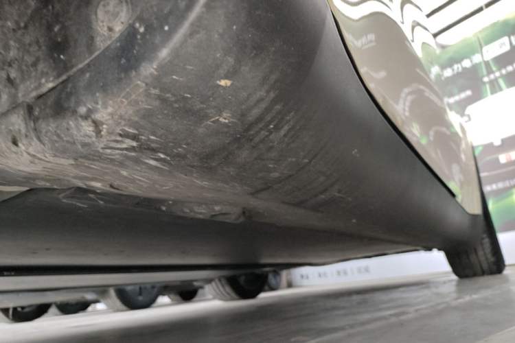 Used Tesla Model Y 2024 Rear-Wheel-Drive Version Left Side Sill