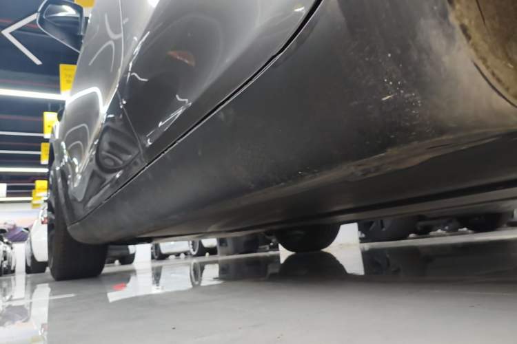 Used Tesla Model Y 2024 Rear-Wheel-Drive Version Left Side Sill