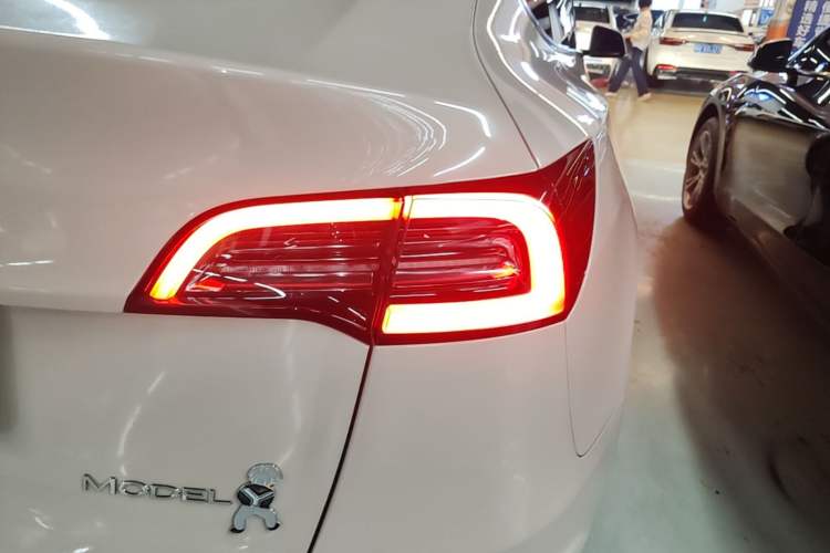 Used Tesla Model Y 2024 Rear-Wheel-Drive Version Right Rear Taillight