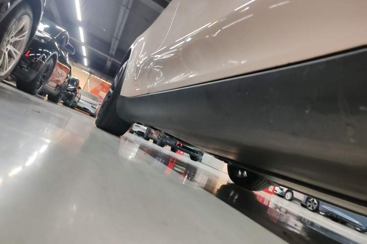 Used Tesla Model Y 2024 Rear-Wheel-Drive Version Right Side Sill
