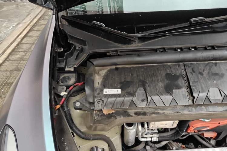 Used Tesla Model Y 2024 Rear-Wheel-Drive Version Engine Bay Right
