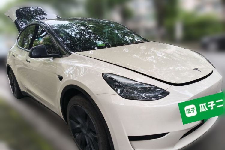 Used Tesla Model Y 2024 Rear-Wheel-Drive Version Front Right 45 Deg
