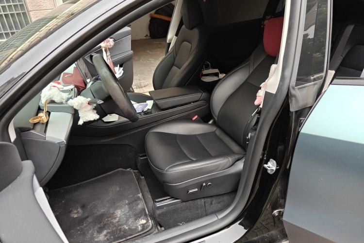 Used Tesla Model Y 2024 Rear-Wheel-Drive Version Left Front Seat