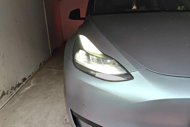 Used Tesla Model Y 2024 Rear-Wheel-Drive Version Right Front Headlight